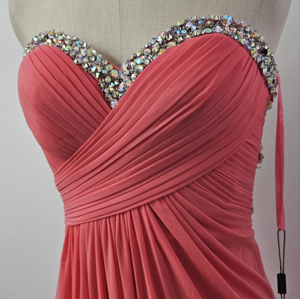 NWT La Femme Coral Embellished Strapless Prom/Pageant Gown Size 2 - Picture 13 of 16
